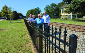 Construction on downtown fence comes to completion